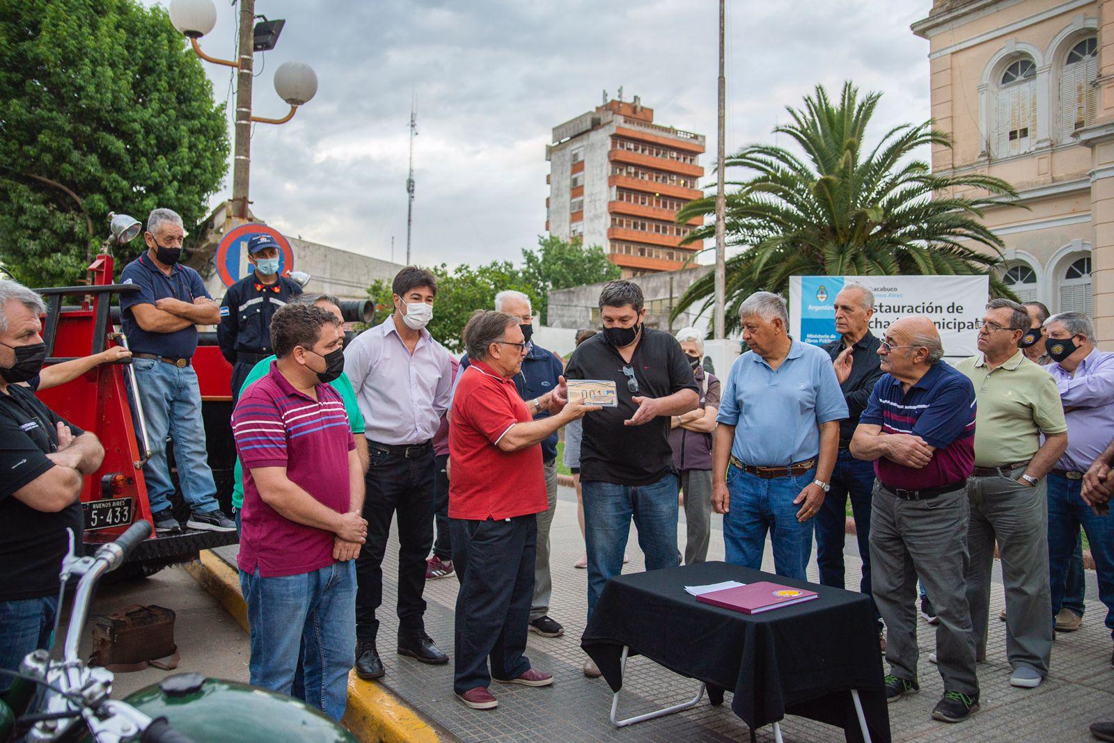 VehÃ­culos antiguos: se entregaron patentes municipales a travÃ©s de una ordenanza