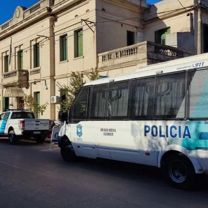 Allanamiento en la ComisarÃ­a: dos policÃ­as apartados de sus tareas