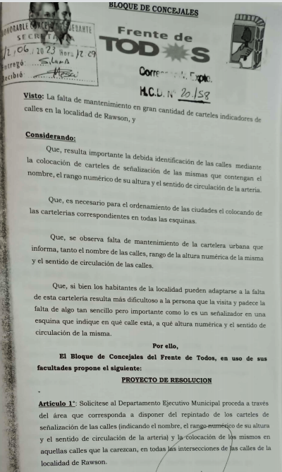 Fue aprobado el proyecto del Frente de Todos pidiendo carteles de señalización en las calles de Rawson