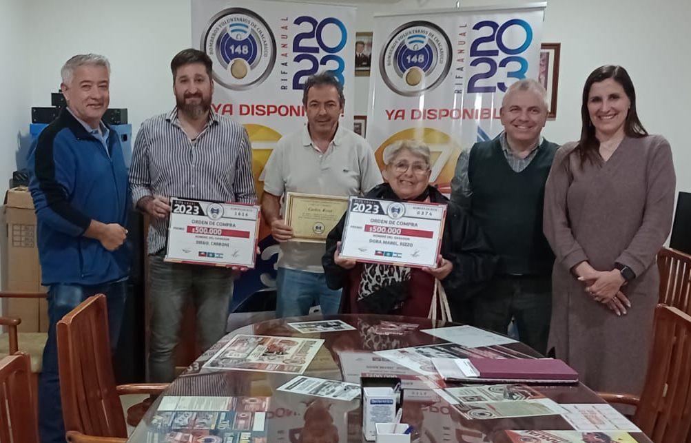 Entrega de premios del sorteo especial de Bomberos de Chacabuco