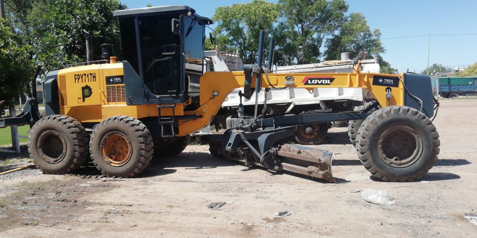 Llegó la motoniveladora para los trabajos en caminos rurales