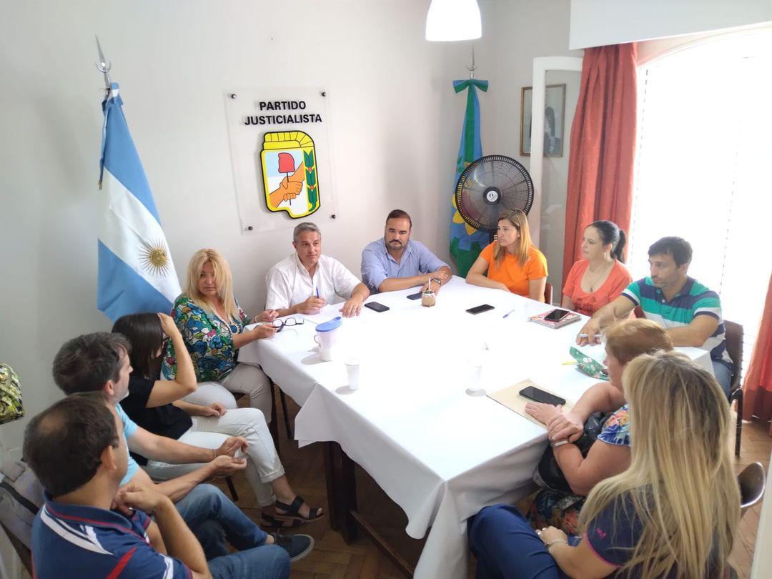 ReuniÃ³n de concejales del Frente de Todos con autoridades de educaciÃ³n 