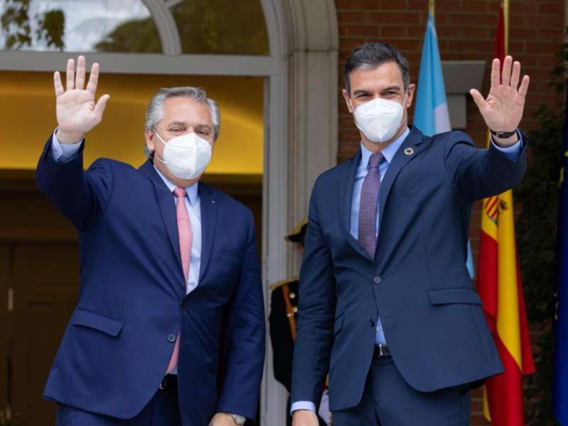 ALBERTO FERNANDEZ SE REUNIO CON EL REY FELIPE VI DE ESPAÃ‘A Y CON EL PRESIDENTE PEDRO SANCHEZ QUE ANUNCIO UNA VISITA A LA ARGENTINA