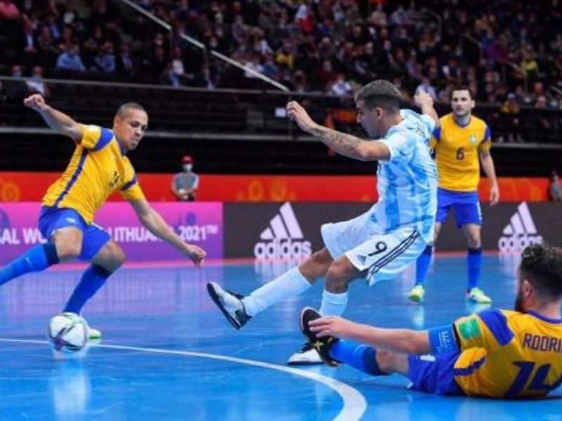 Argentina le ganÃ³ a Brasil en un vibrante duelo y es finalista del Mundial de futsal