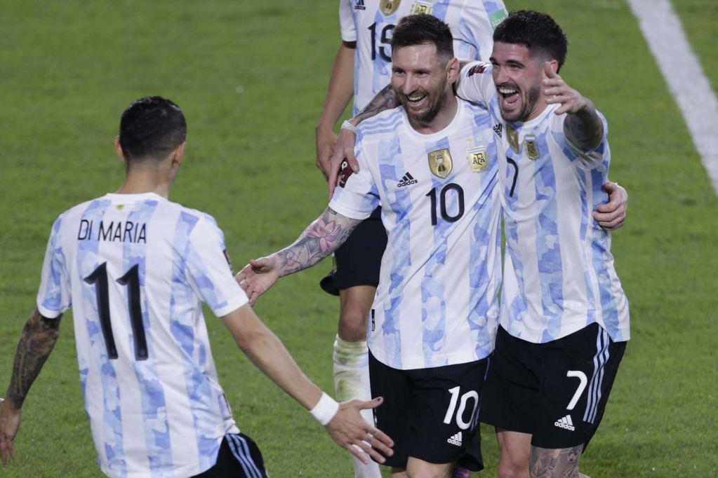 Messi, Di MarÃ­a, golazos y fiesta en la Bombonera