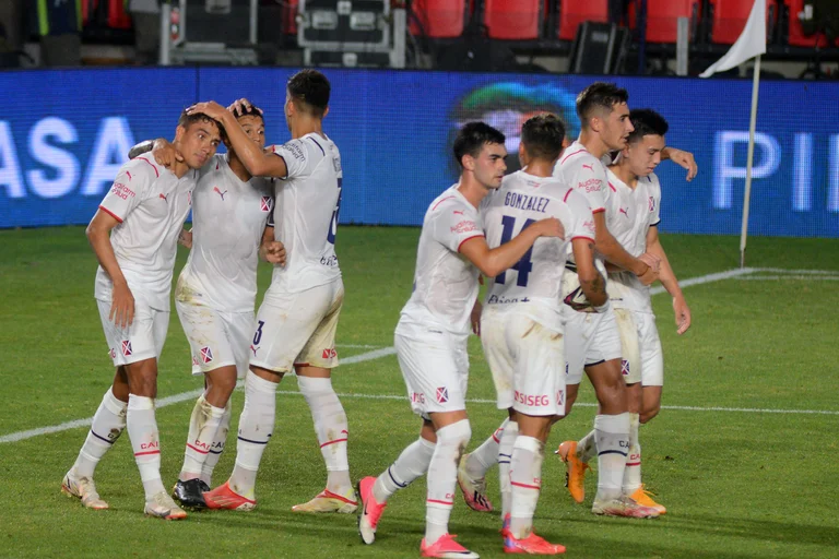 Torneo de verano: Independiente superó claramente a Talleres y le ganó 3 a 1