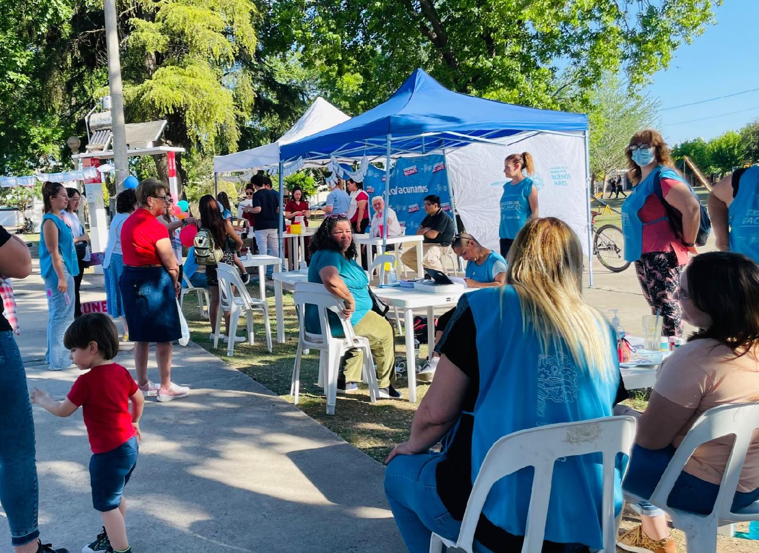 MÃ¡s de 300 vacunas aplicadas en la Plaza 5 de agosto