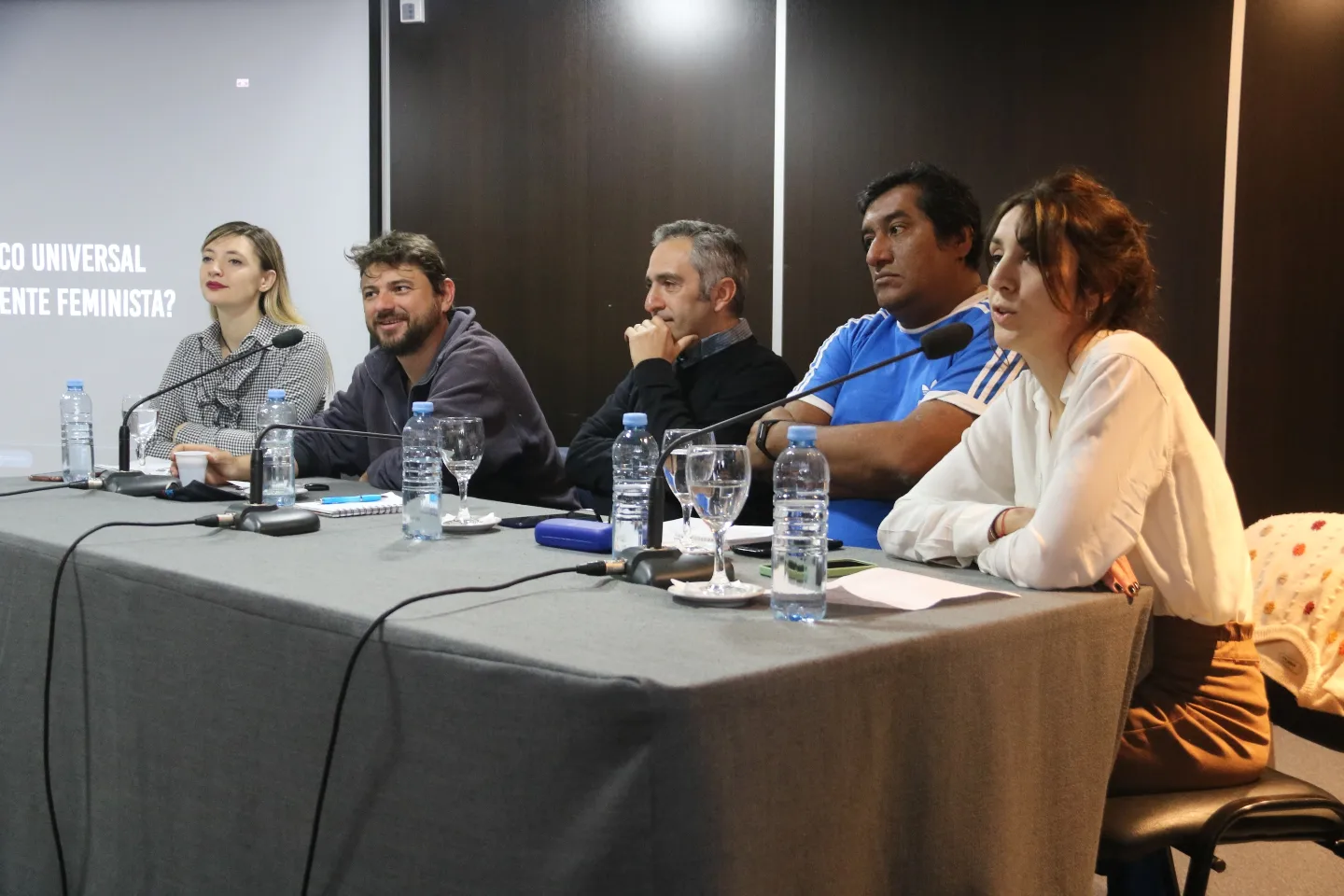 MIcaela Olivetto en la charla debate por el salario bÃ¡sico universal