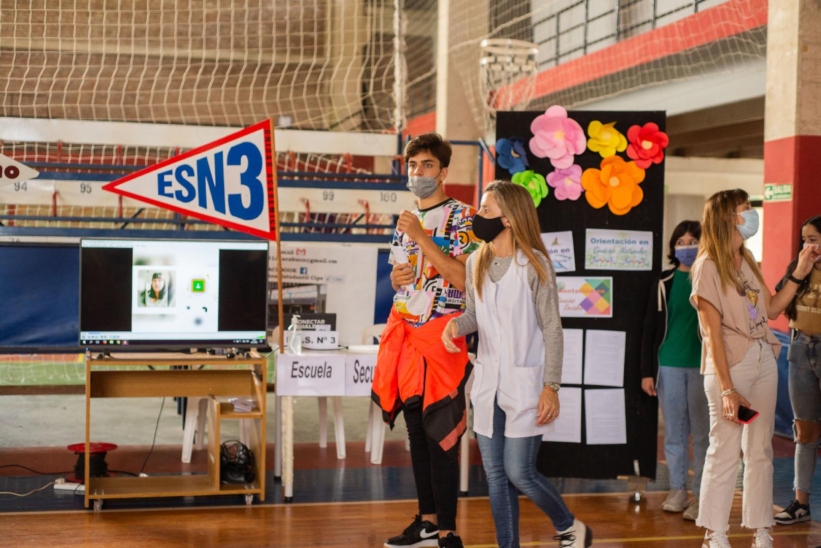 El Intendente Municipal presente en la Muestra distrital de educaciÃ³n